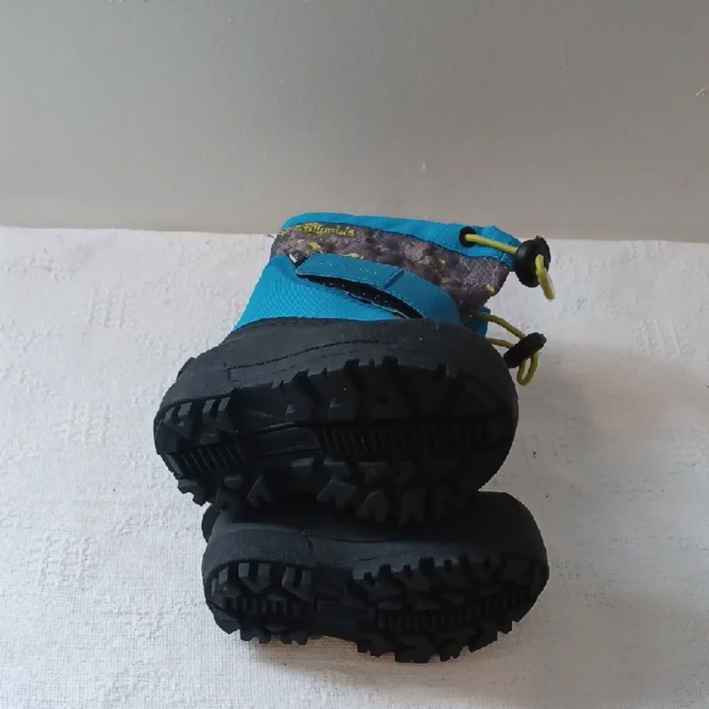 Columbia Kids' Blue and Black Winter Boots